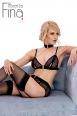 Set intimo in microrete e velluto con catene.