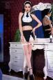 Costume domestica con calze e cuffia. 7 pezzi