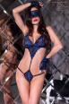 Body in pizzo nero/blu con guanti e benda.