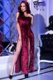 Abito lungo in velluto bordeaux con cappuccio + slip.