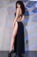 Abito lungo con ampi spacchi laterali ed inserto frontale in tulle.