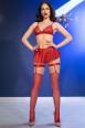 Set 5 pezzi in tessuto semilucido con calze. Rosso
