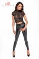 Top in pizzo elasticizzato.