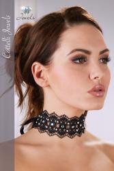 Collarino in pizzo con perle e strass.