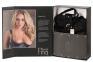 Set intimo in pizzo e velluto con catene.