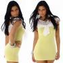Miniabito giallo con pizzo bianco.