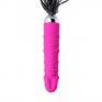 Stimolatore vibrante in silicone fucsia con coda.